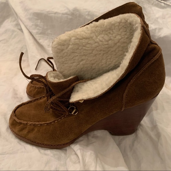 Michael Kors lace up suede sherpa ankle booties - Picture 3 of 8